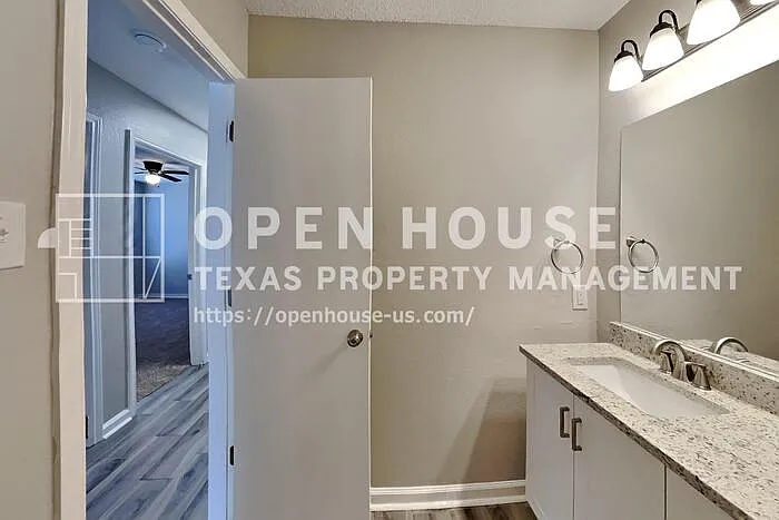 709 Stonebrooke Dr — Photo 17