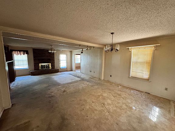 4th image of 2093 Wild Violet Dr