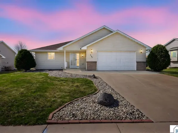 2209 Aspen Ln, North Mankato, MN 56003