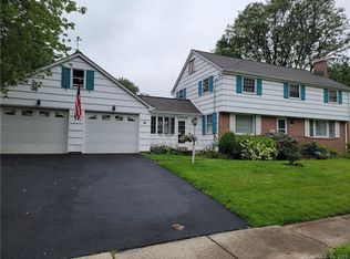 54 Shadow Ln, West Hartford, CT 06110