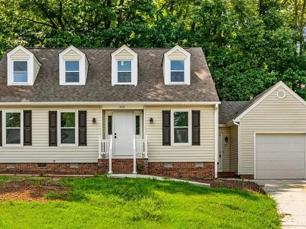 942 Chatfield Dr, Jamestown, NC 27282