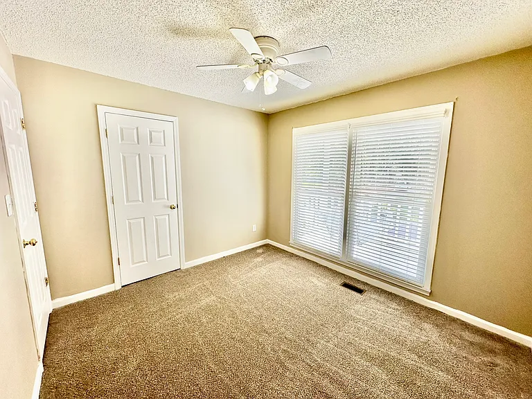 120 Southern Hills Cir — Photo 46
