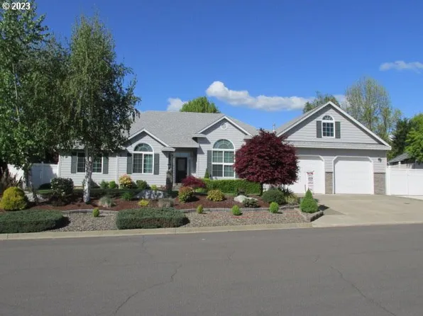 324 Martha Dr, Winchester, OR 97495