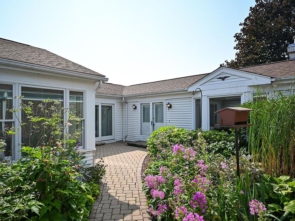 1st image of 980 Dartmouth Dr