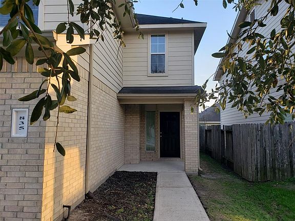 2nd image of 835 Darbydale Crossing Ln