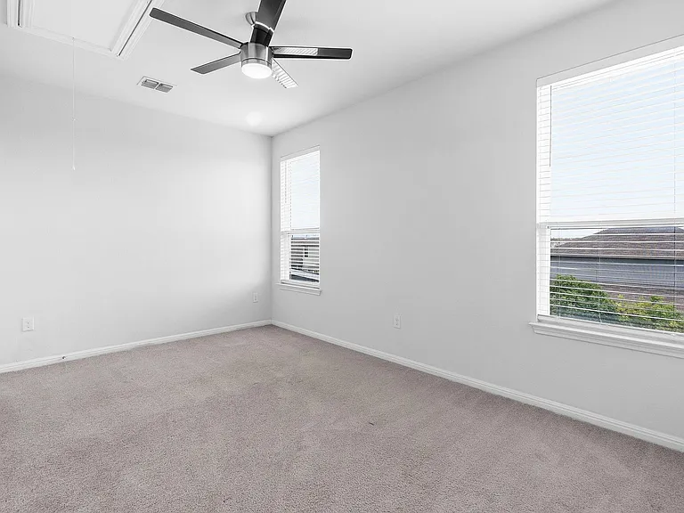 10221 Forest Grove Dr — Photo 23