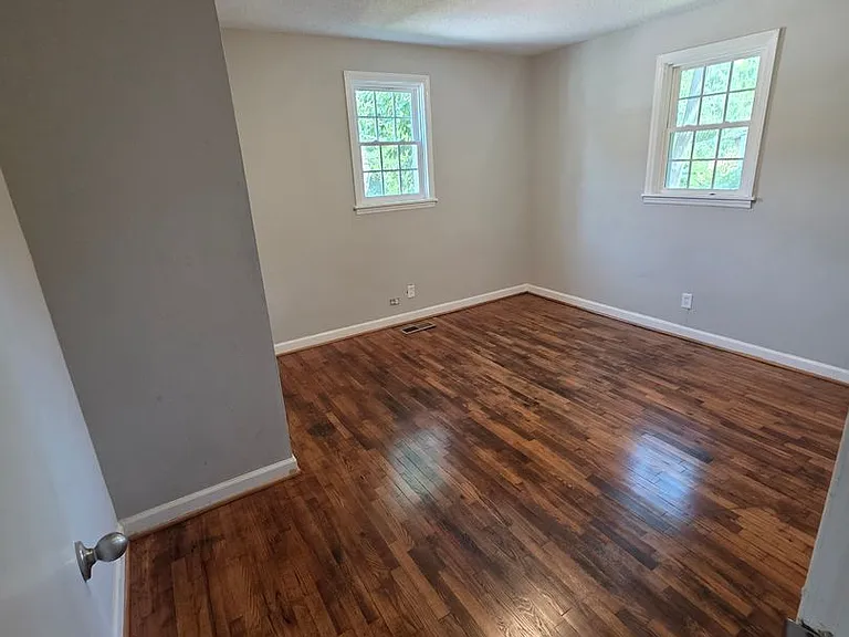 2305 Booker St — Photo 4