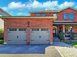 828 Leslie Valley Dr, Newmarket, ON L3Y 7H3