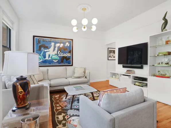 324 West 83rd Street image 2 of 11