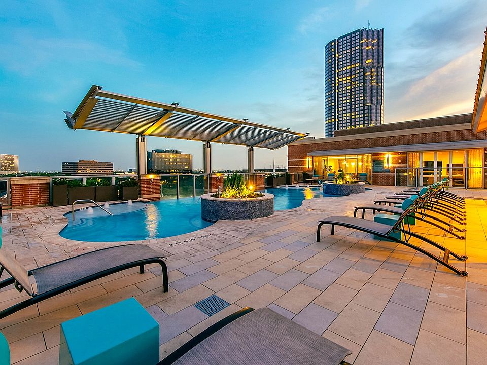 William Tanglewood Rooftop Pool