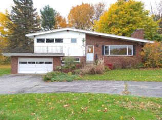 73 Ridge Rd, Fulton, NY 13069