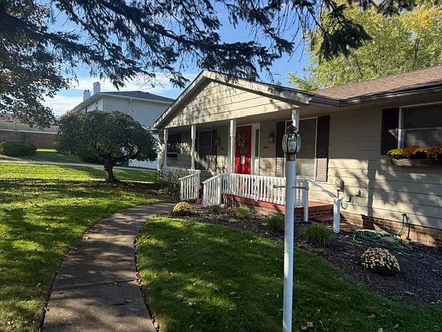 2 bed, 1.5 bath, $1,300 — Photo 4