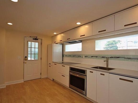 3rd image of 157 N Washington St APT 3