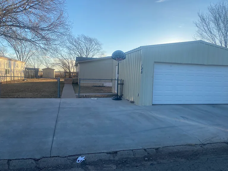 128 Loma Linda Ln — Photo 3