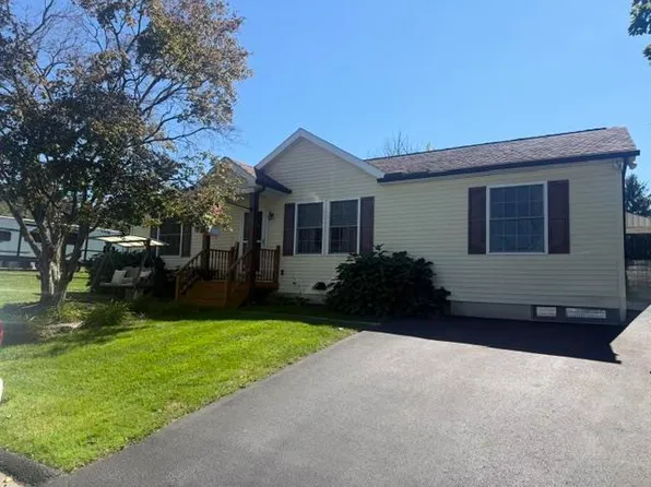 514 Norman Rd, Nazareth, PA 18064