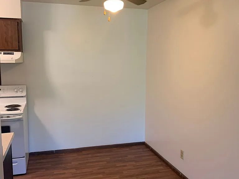 29 Alexander Ave — Photo 4
