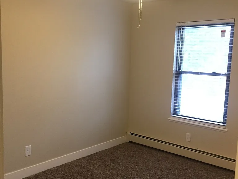 Updated 2 Bedroom Townhome for Rent in Loveland: Shared Garage, Patio, Washer/Dryer Hookups — Photo 10