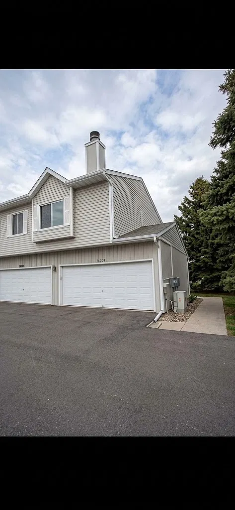 3 bed, 1250 sqft, $1,750 — Photo 1