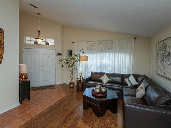 4th image of 725 China Berry Cir