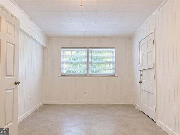 4th image of 2661 Collier Dr NW