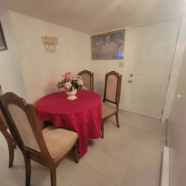 2 bed, 1000 sqft, $2,200 — Photo 4