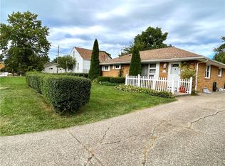 311 Putnam Dr, Erie, PA 16511