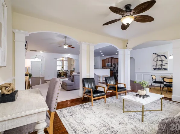 8928 Carneros Creek Rd, Charlotte, NC 28214