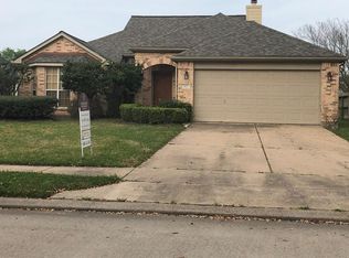 122 Plum Cir, Lake Jackson, TX 77566