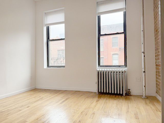 1st image of 222 W 20th St APT 10
