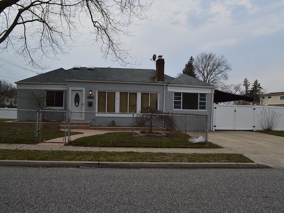 1st image of 13 Robert Ave
