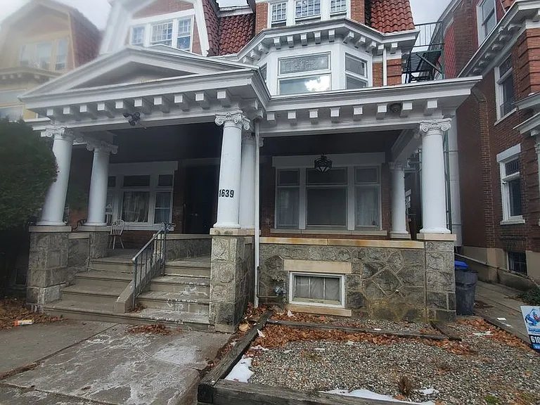 1639 W Turner St — Photo 1