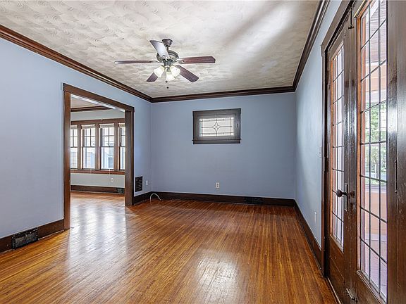 4th image of 329 Field St