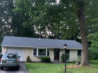 7 Whitewood Ln, Ledyard, CT 06339