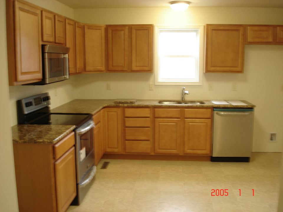 Granite countertops on Beautiful Maple cabinetry