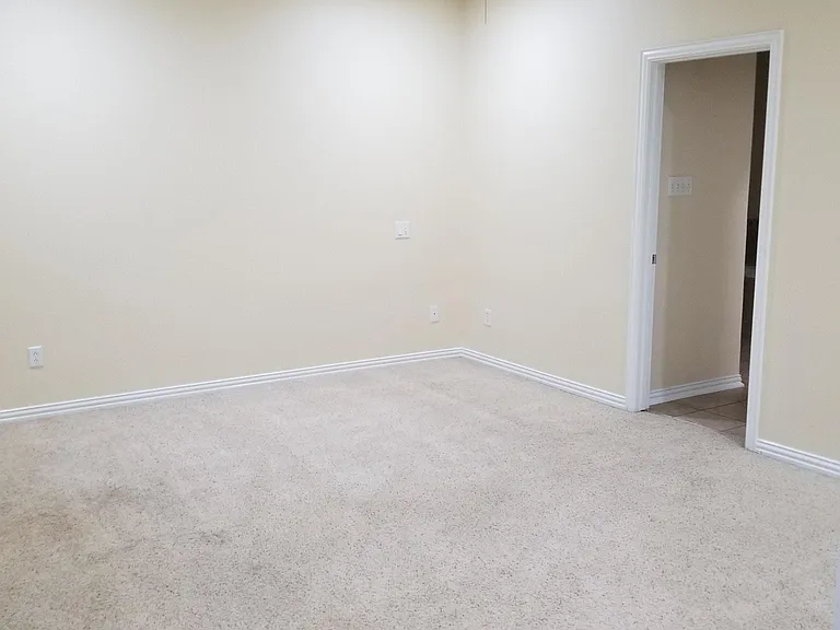 4000 Rome Ct — Photo 18
