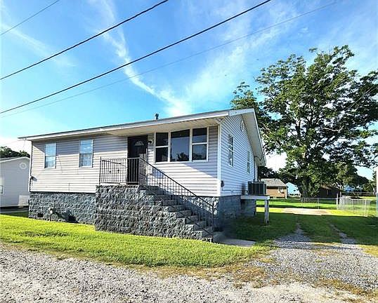 2nd image of 106 Trueil Ln