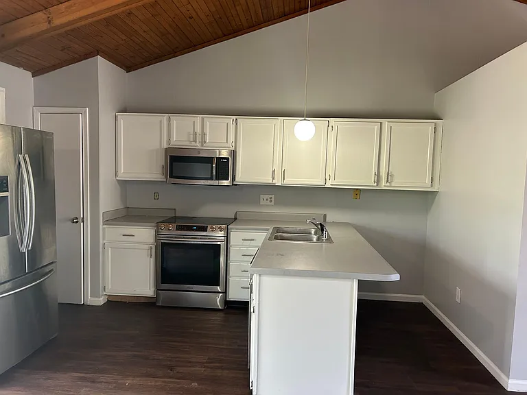3908 Lauren Way — Photo 3