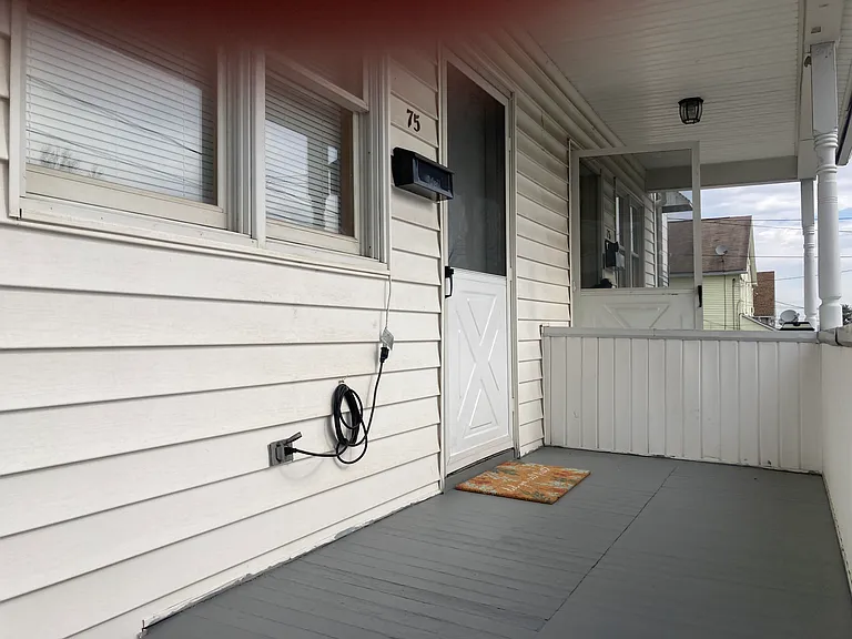 75 Pershing St — Photo 13