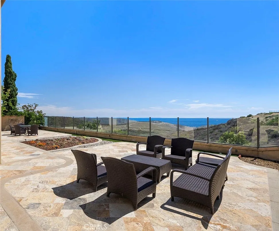 5 bed, 6.5 bath, 5257 sqft, $35,000 — Photo 2