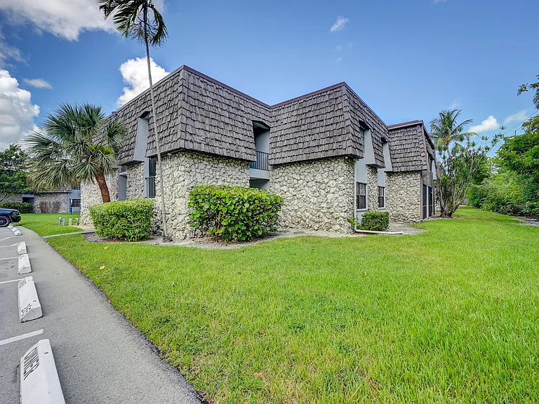 3101 Oakland Shores Dr #H210 — Photo 4