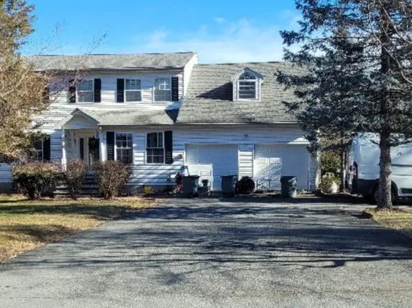 272 W Mombasha Rd, Monroe, NY 10950