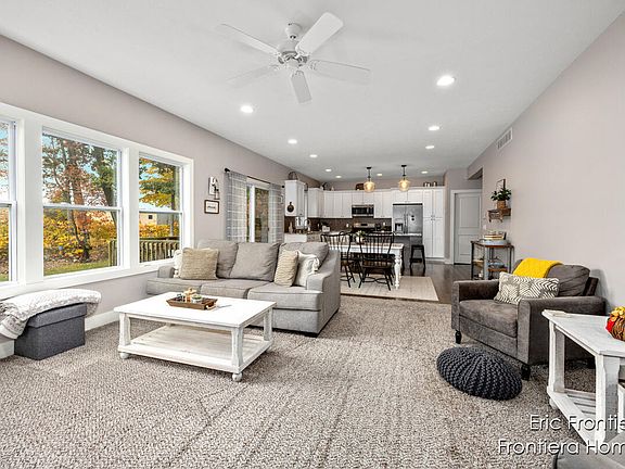 5th image of 121 Mossy Cove Ln