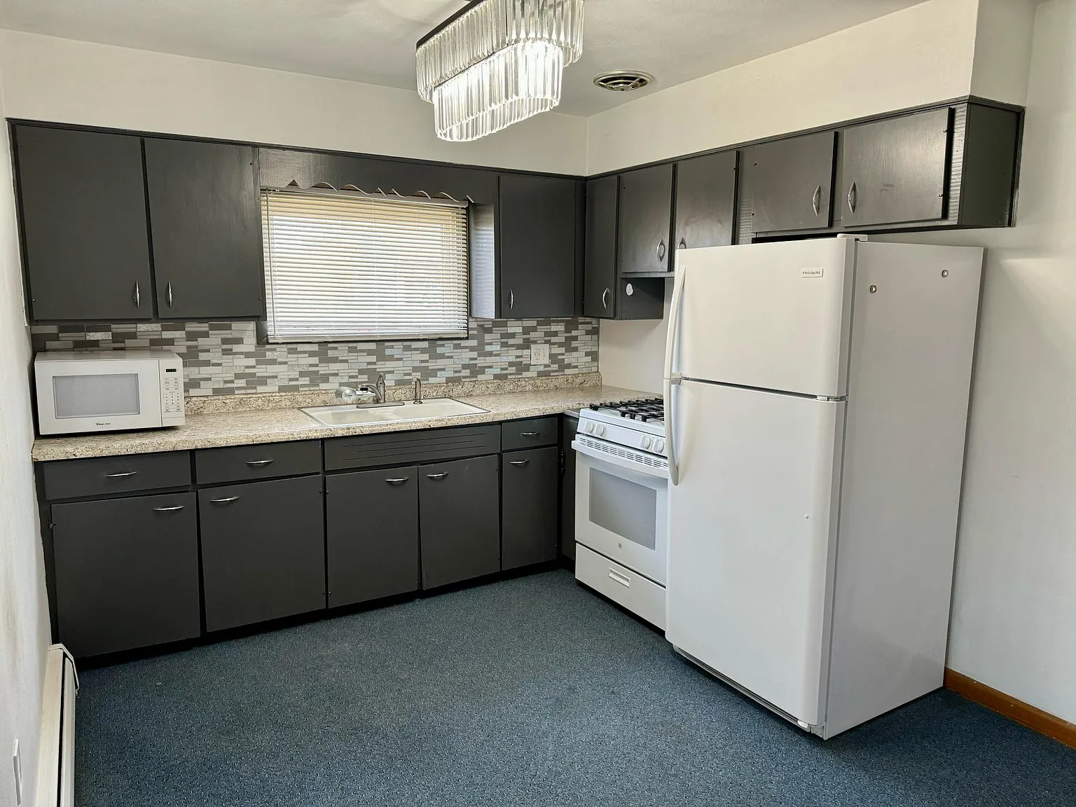 1088 Norwood St — Photo 3