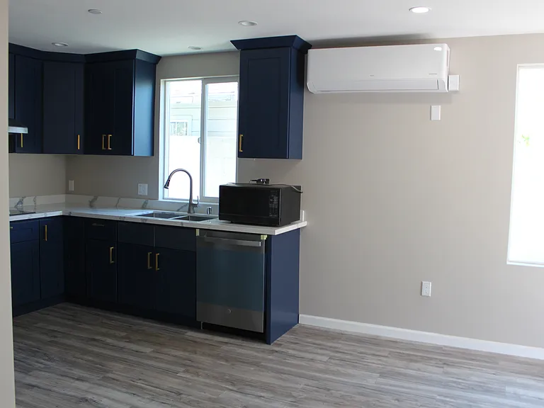 10309 Newhome Ave — Photo 7