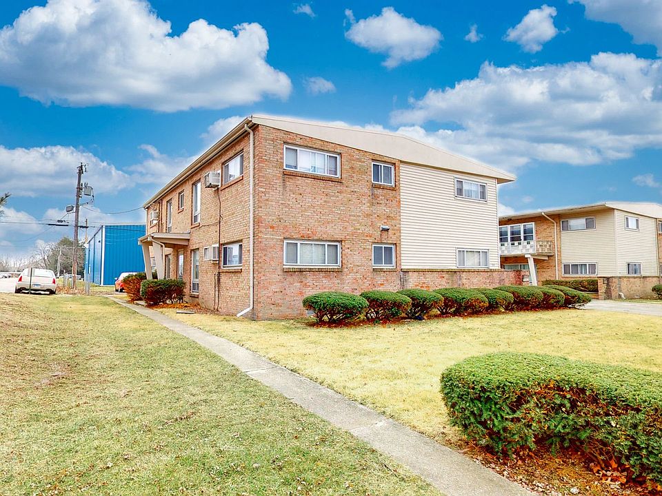 1st image of 231 Robinhood Ln APT 01