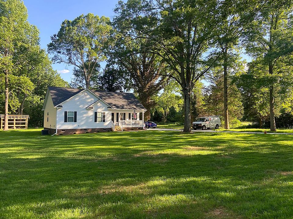 2nd image of 125 Cameron Rd