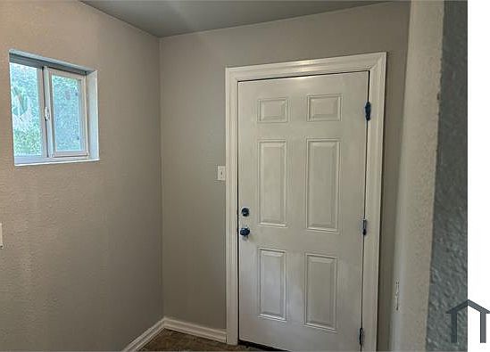 2nd image of 130 Hermitage Ct #2