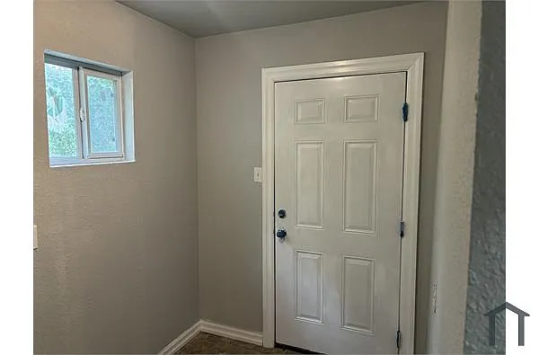 Building Photo - 130 Hermitage Ct #2