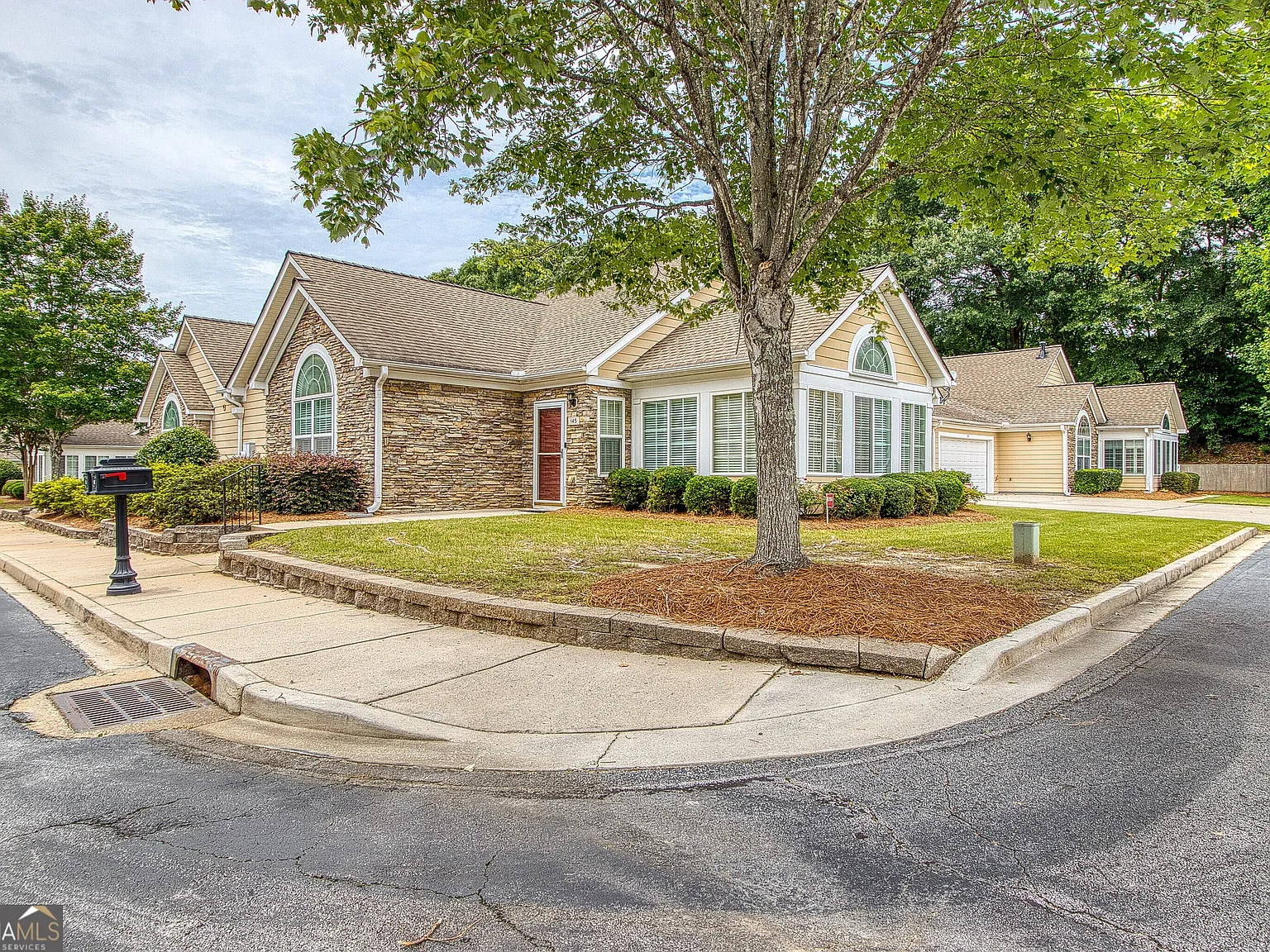2 bed, 2.0 bath, 1636 sqft, $2,300 — Photo 4