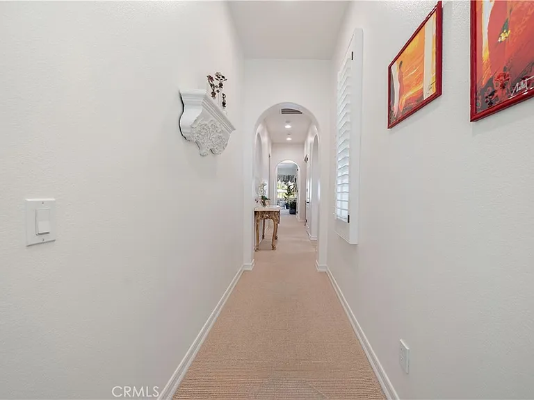 138 Royal Saint Georges Way — Photo 33